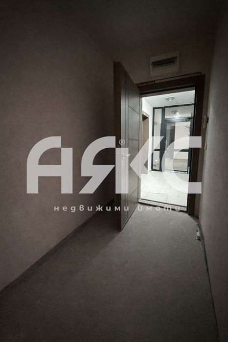 Продава се Двустаен апартамент в София, Люлин 8 - 75 кв.м за 1129 €/кв.м - Снимка #5