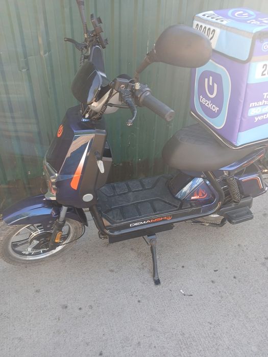 Sukuter dexmash .