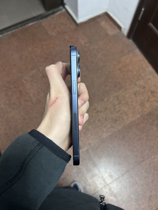 Продам Iphone 15 Pro Max 512gb