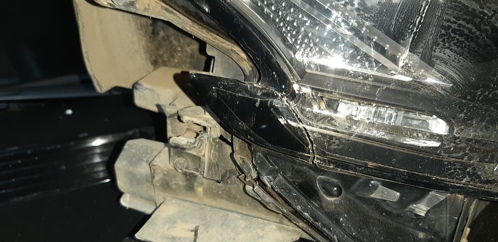 Фара лексус lx 570.