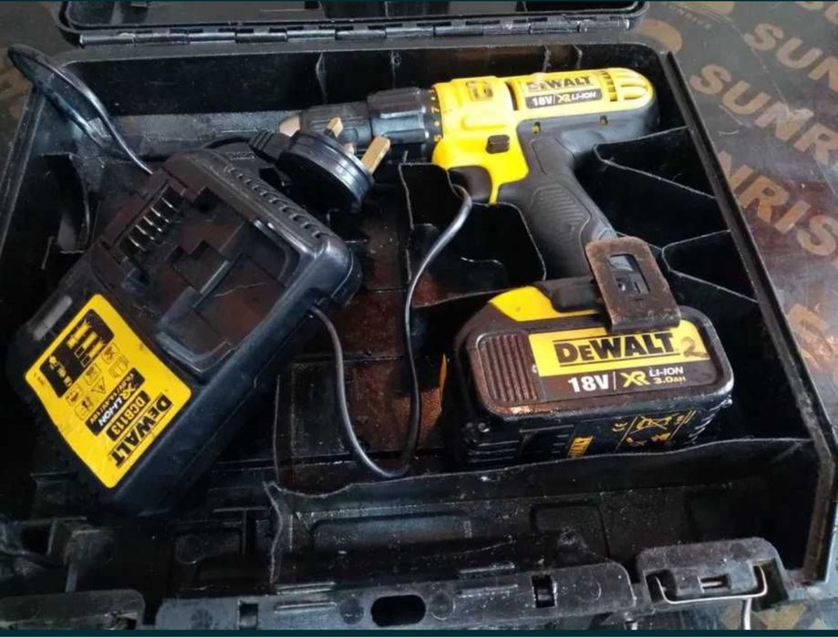 Винтоверт-инпактор деволт литиево йонни батерия перфектно състояние