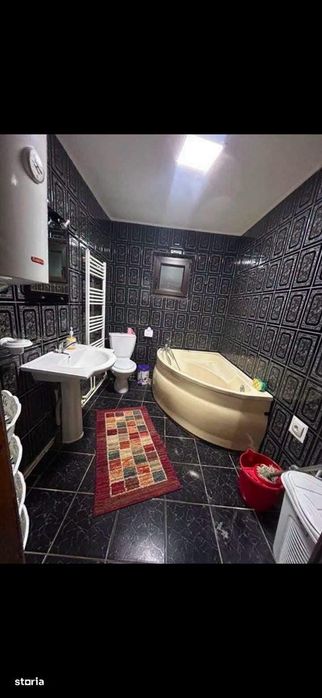 De vanzare casa la 5 minute de Roman, 3 camere, teren de 817mp, 99000€