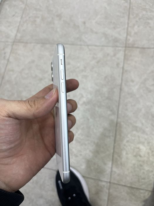 iPhone 11 128GB White Sotiladi