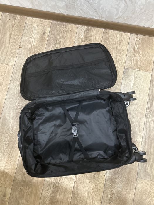 Чемоданнн новый китай