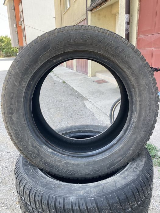 Зимни Гуми Dunlop 225/55/ R16 2 броя