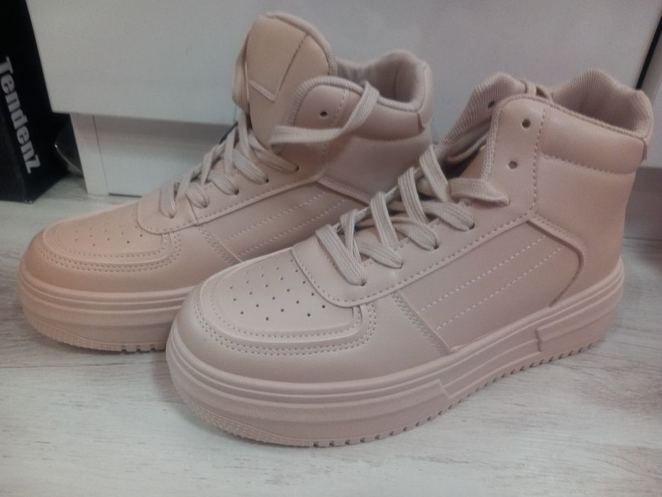 Обувки 37н. НОВИ