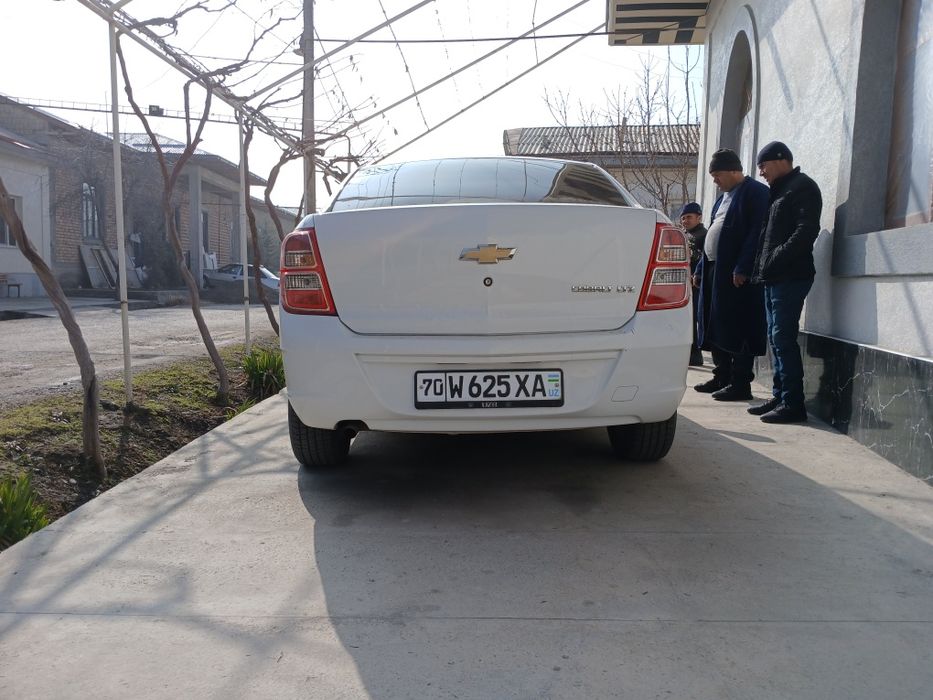 Cobalt oq rangda 20022 Manzil samarqand