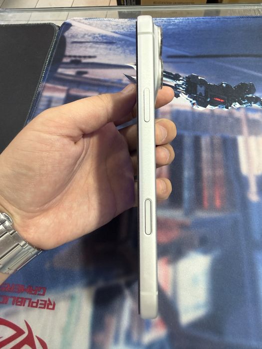 Iphone 17 pro max silver