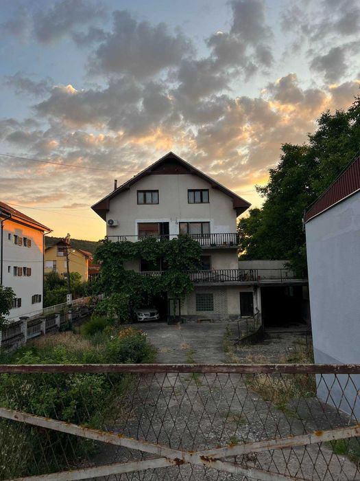 Продава се Къща в София, Слатина - 748 кв.м за 208 €/кв.м - Снимка #11