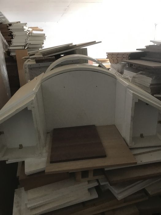 Vand bucăți de Pal,mdf.