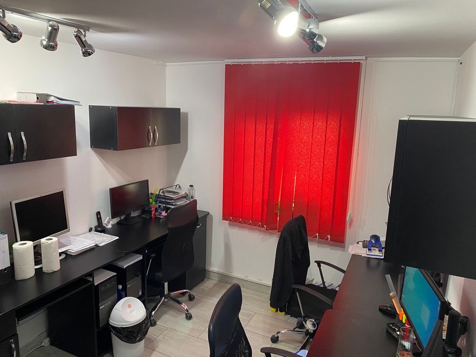 De vanzare apartament 4 camere parter, folosinta birouri