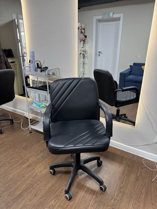 Продам кресло, визажные стулья