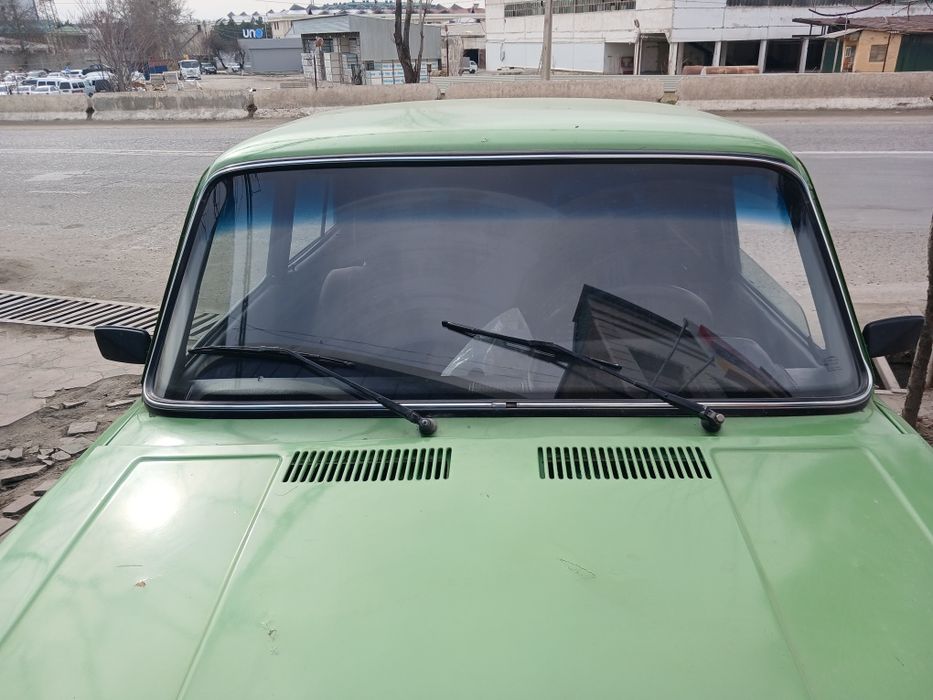 Jiguli 2105 sotiladi