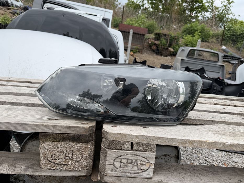 Фар VW Polo 2010 год.-