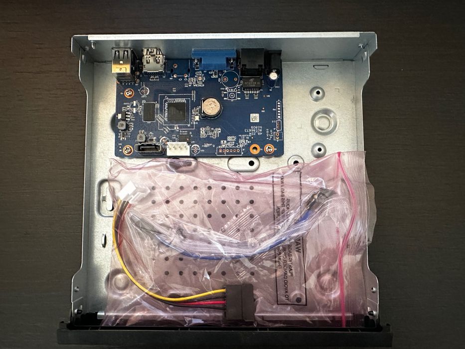 NVR 4 canale, FULL HD, 40MBPS, Dahua NVR1104HC-S3  Camere IP