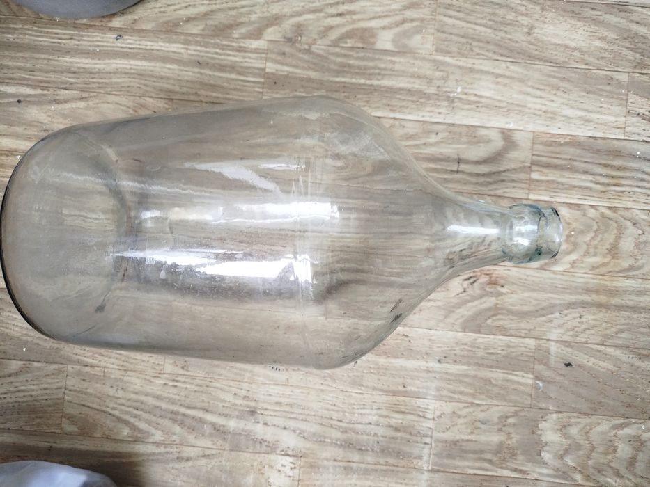 Продаю бутылку для вина.