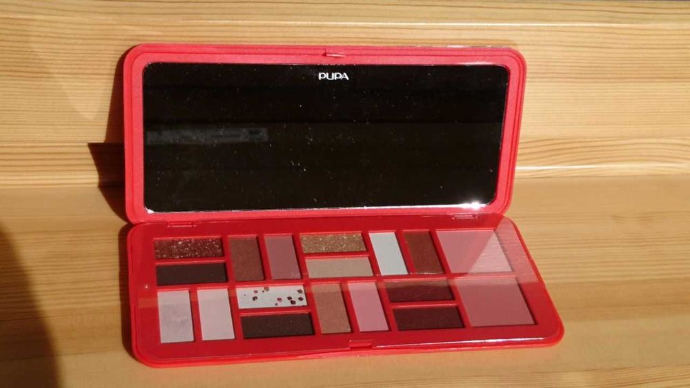 Палетка теней и два  оттенка румян PUPA