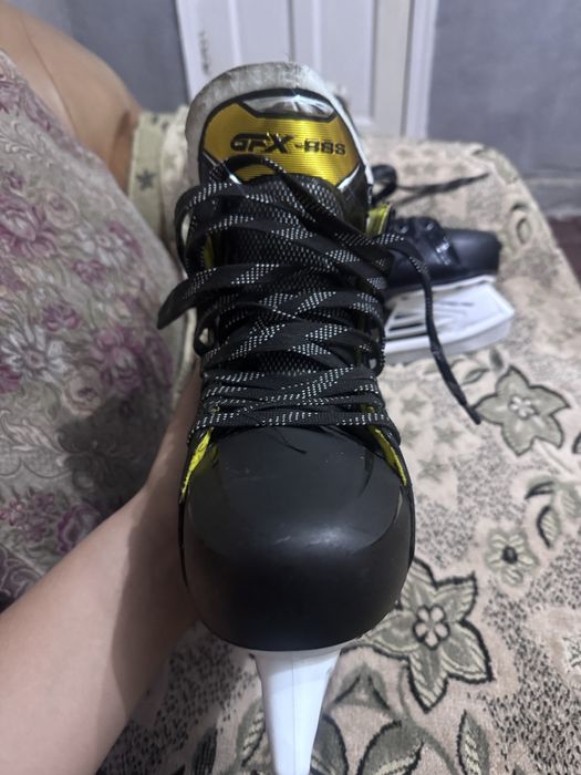 Продам коньки срочно