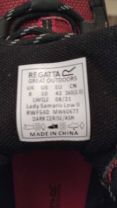 Vând bocanci de la RIGATTA, nu răspund la mesaje sunați.