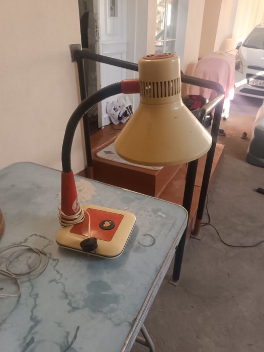 Продается Настольная лампа советский прочный