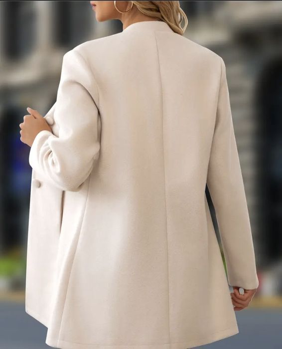 Бежово ново палто