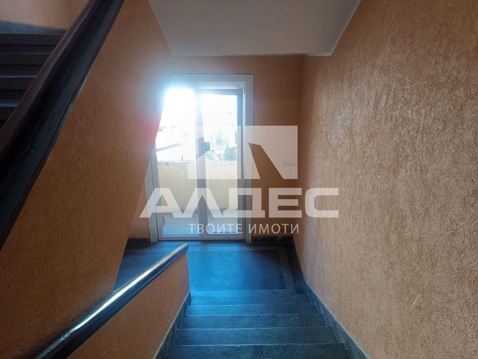 Дава се под наем Тристаен апартамент в София, Център - 123 кв.м за 900 € - Снимка #11