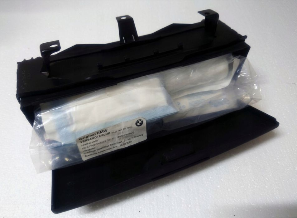 Оригинальная аптечка для BMW