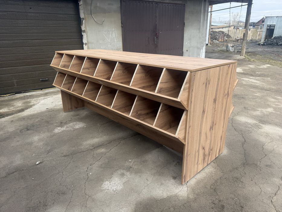 Стеллаж с ячейками