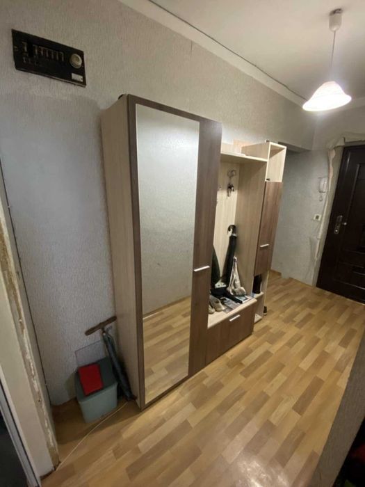 Продавам тристаен апартамент град Ямбол