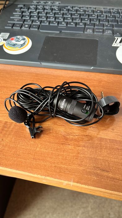 Петличка на проводе