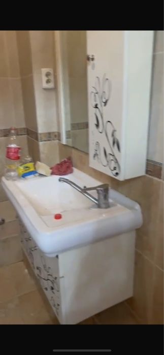 раковина тумбасы, вешалка, 2 есік, карниз,