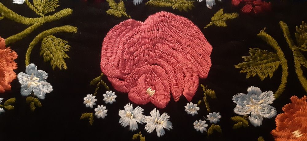 Юбка бархатная  ,вышивка