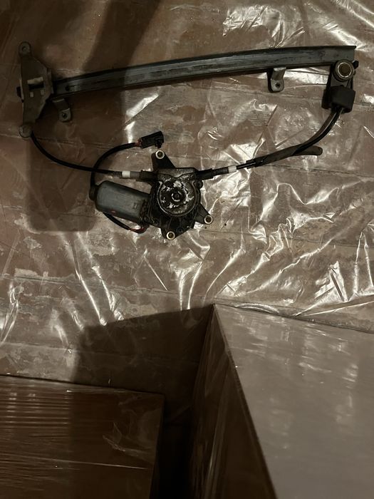 Стекло подъемники Nissan Primera