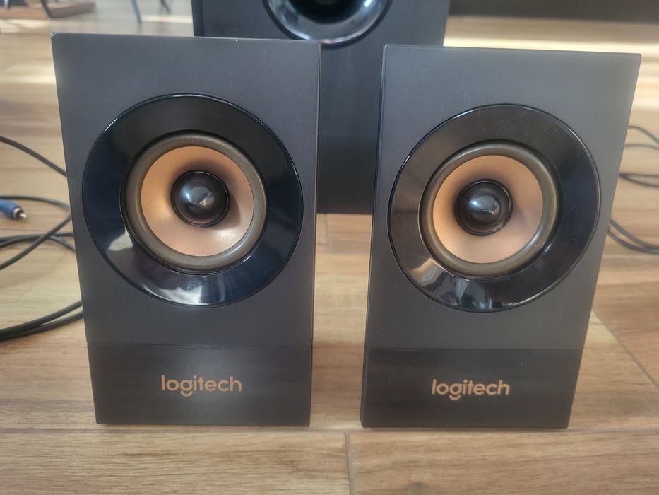 Субуфер и колони Logitech