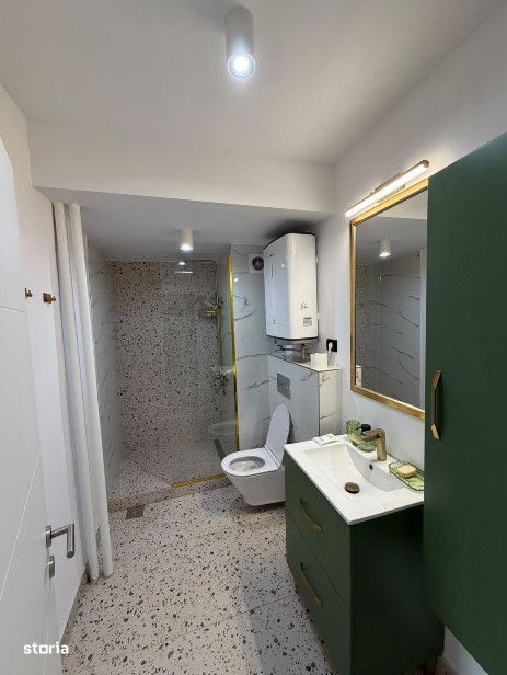 Apartament 2 camere| 2' metrou P-ta Romana| Centrala proprie|
