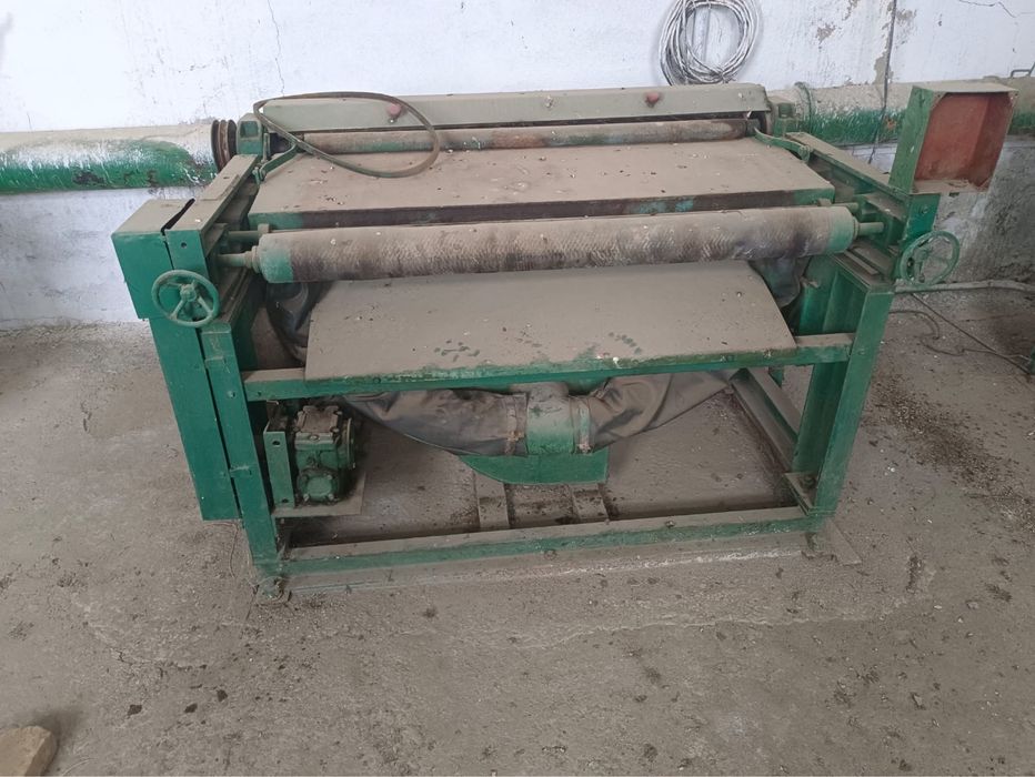 Шубный сехтын станоктары бар тігін машинкалары бар Қаратау қаласында т