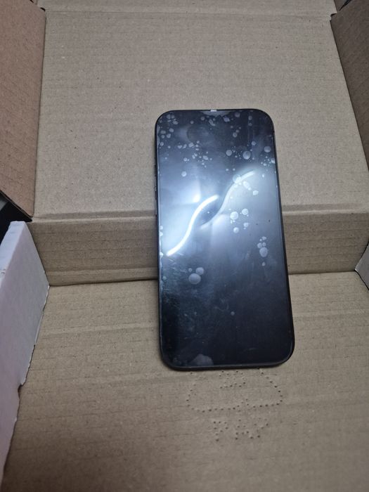 Vând iphone 15 pro 256gb pentru piesă