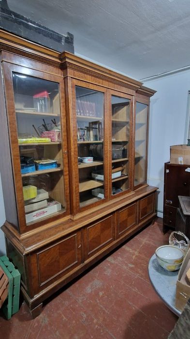 Шкаф сервант эпохи СССР