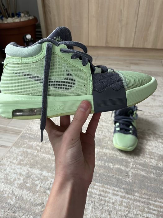 Adidasi baschet lebron withness 8