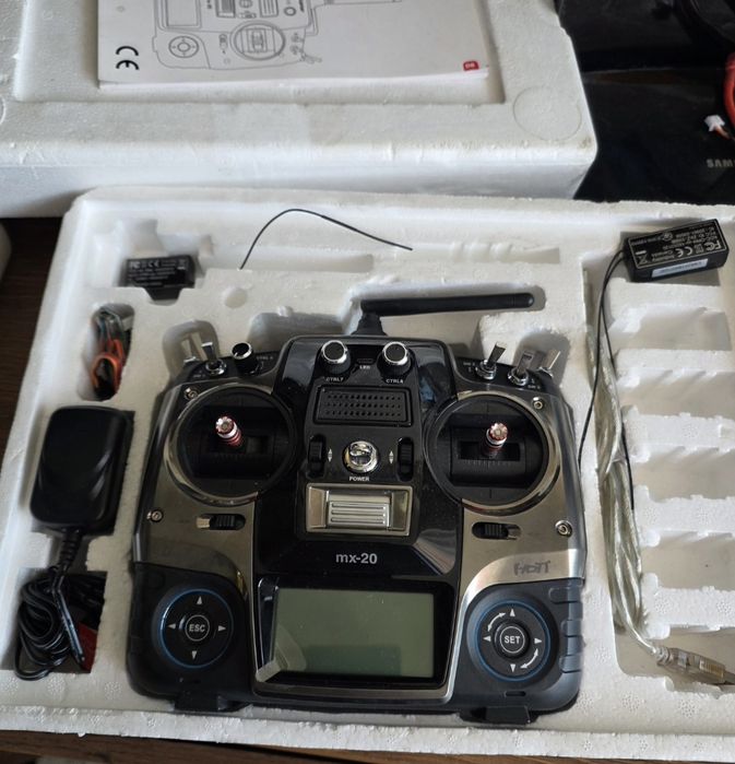 Radiocomanda Graupner MX-20 HoTT + 2 recivere