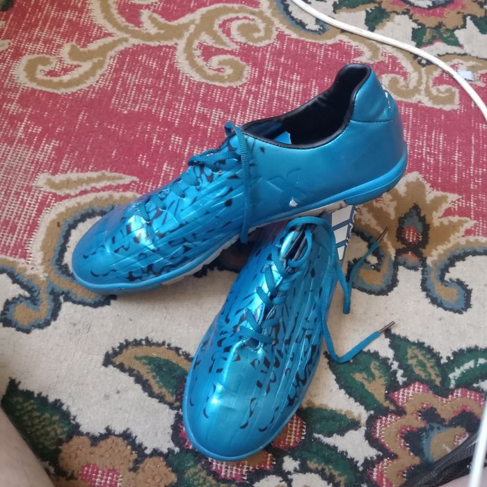 Футбольные бутсы без шипов