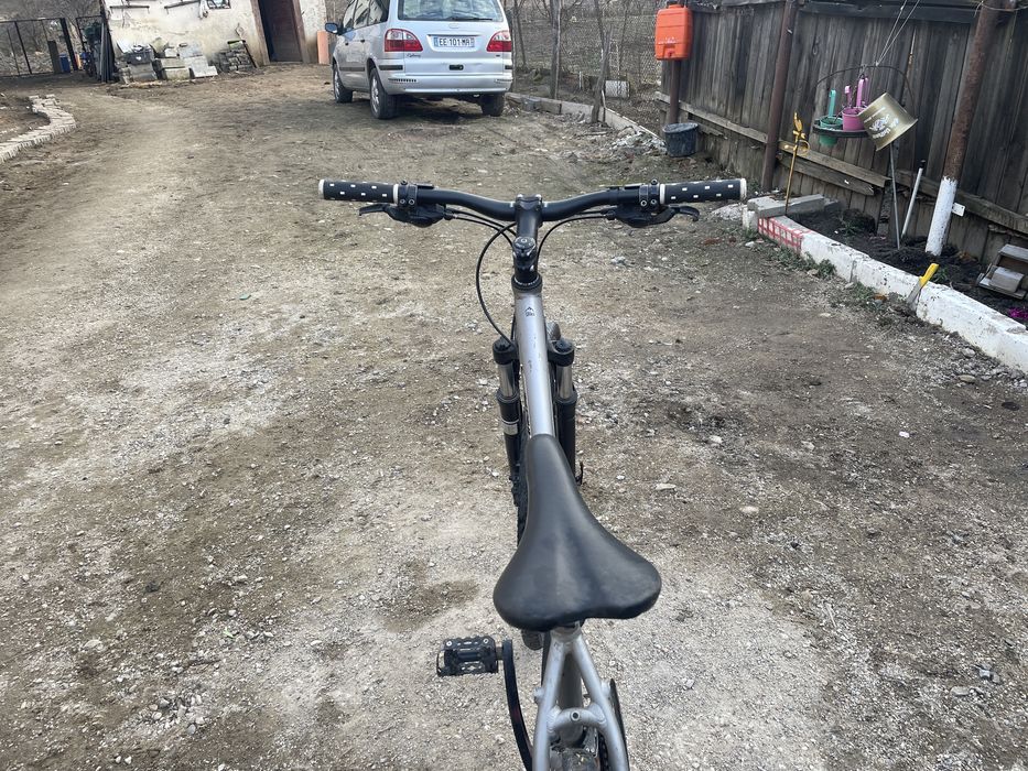 Vand bicicleta mtb univega cross series prett negociabil