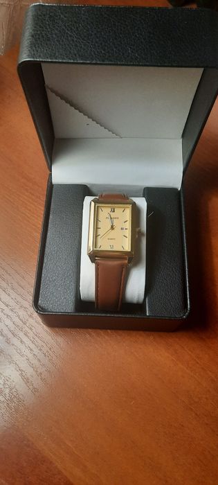 Erkaklar uchun classic soat