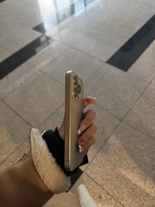 продам Iphone 15 pro