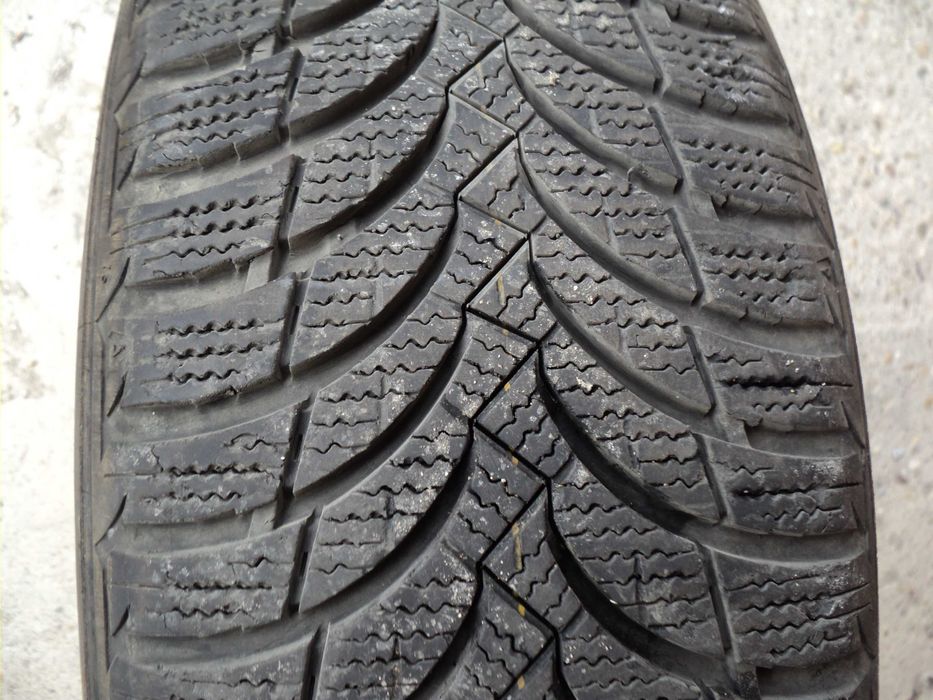 Нови зимни гуми 195/60 R16 89H - два броя
