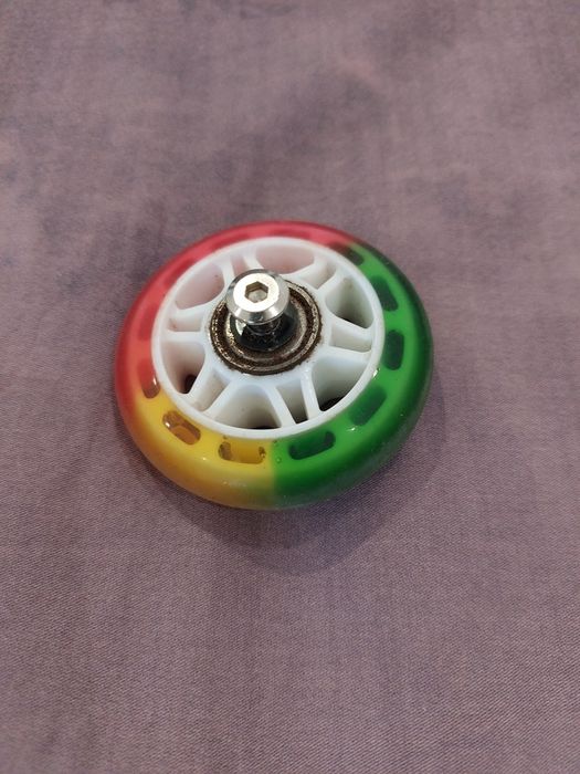 Продам ролики для роликовых коньков