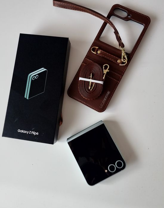 Samsung Galaxy  Z Flip6 512MB
