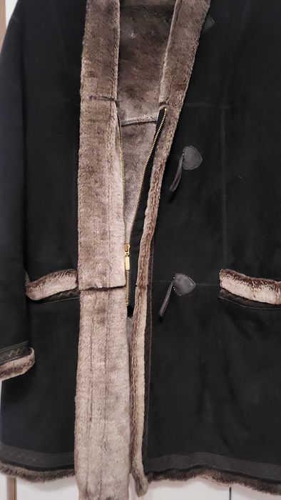 Палто - еко кожа/дължина -средна