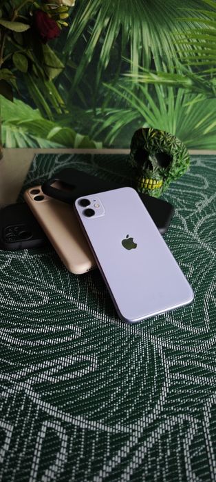 Vând iPhone 11, 64 GB,