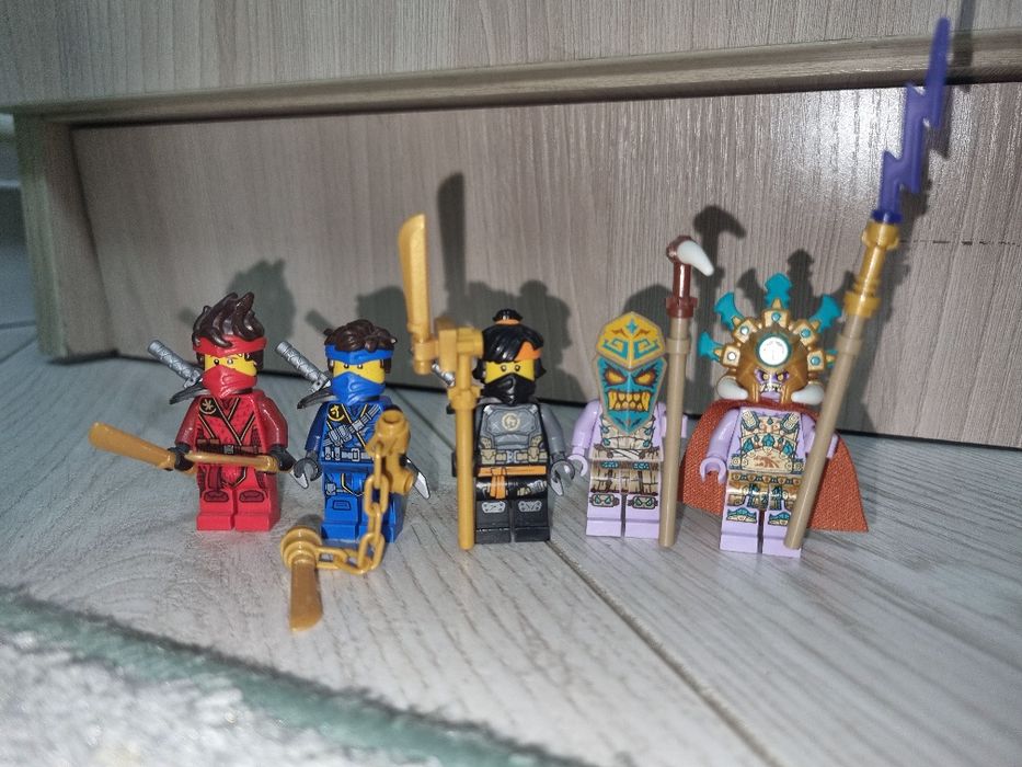 LEGO Ninjago 71747 Деревня Хранителей